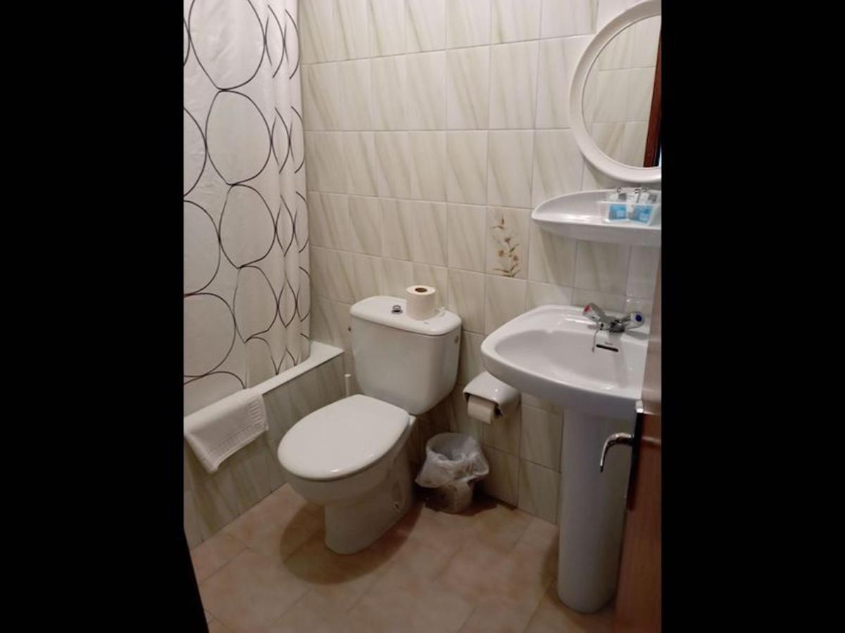 Room In Lodge - Double And Single Room - Pension Oria 1 Луарка Екстериор снимка