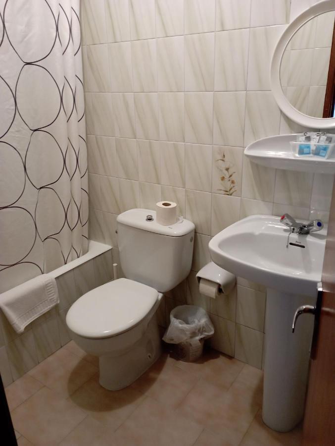 Room In Lodge - Double And Single Room - Pension Oria 1 Луарка Екстериор снимка