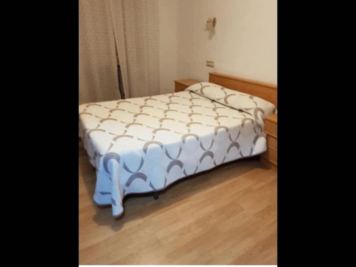 Room In Lodge - Double And Single Room - Pension Oria 1 Луарка Екстериор снимка